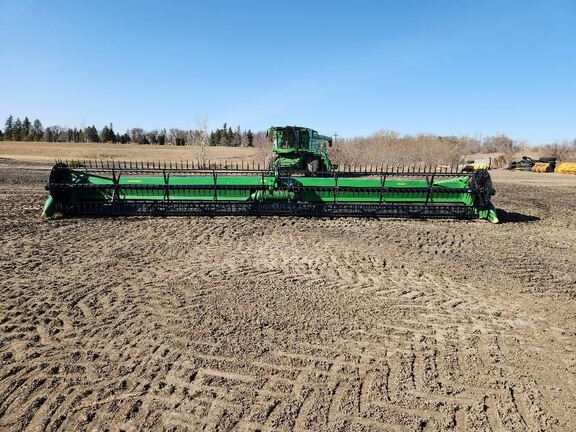 2024 John Deere RD40F Header Combine