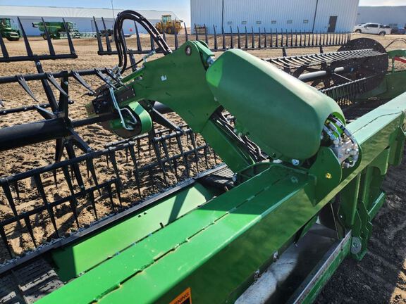 2024 John Deere RD40F Header Combine