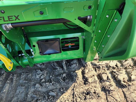 2024 John Deere RD40F Header Combine