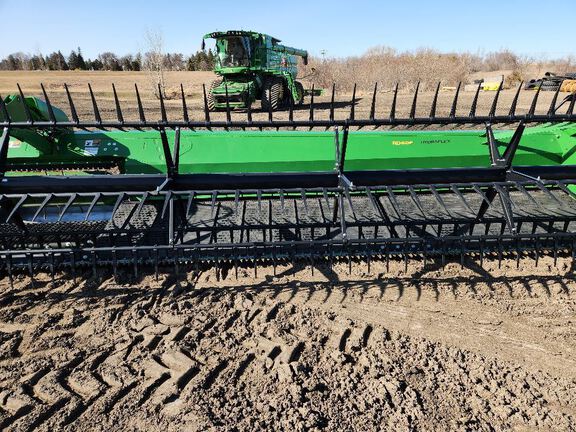 2024 John Deere RD40F Header Combine