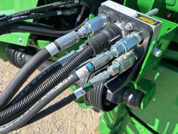 2024 John Deere HD40F Header Combine