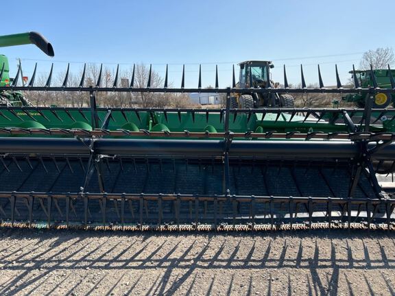 2024 John Deere HD40F Header Combine
