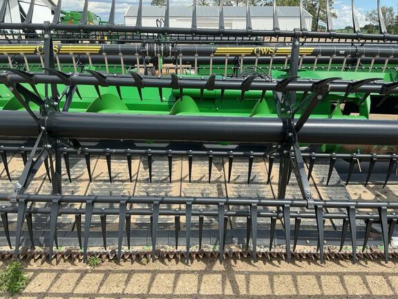 2024 John Deere HD40F Header Combine