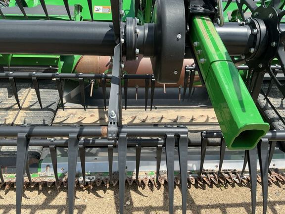 2024 John Deere HD40F Header Combine
