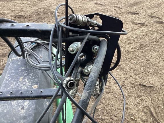 2009 J&M 1326-22S Grain Cart