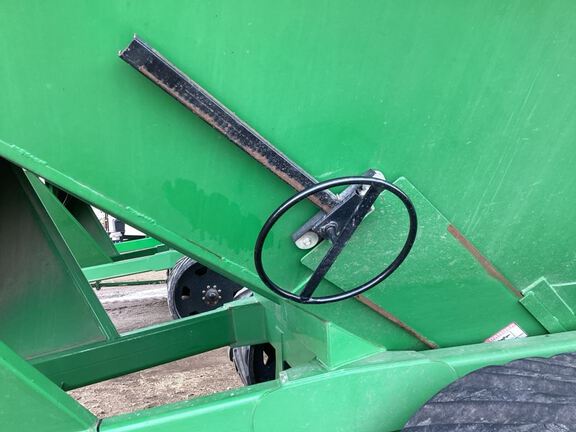 2009 J&M 1326-22S Grain Cart