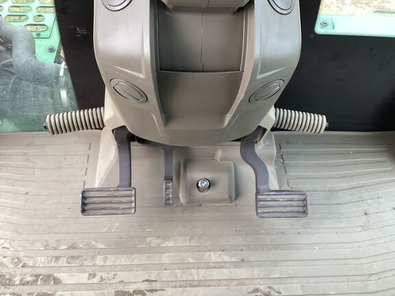 2024 John Deere 9RX 640 Tractor Rubber Track