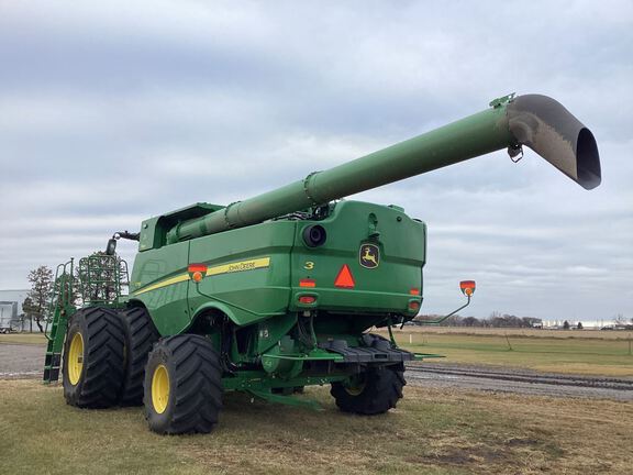 2024 John Deere S780 Combine