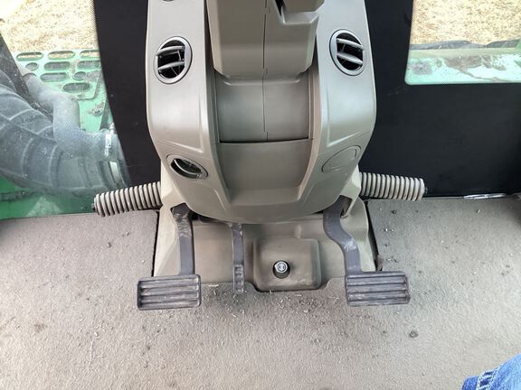 2023 John Deere 9RX 640 Tractor Rubber Track