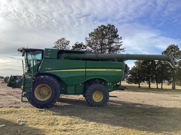 2024 John Deere S780 Combine