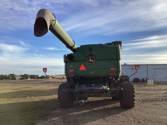 2024 John Deere S780 Combine