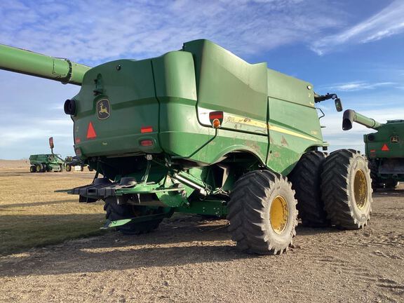 2024 John Deere S780 Combine