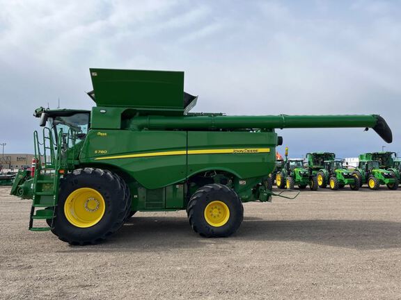 2024 John Deere S780 Combine