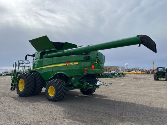 2024 John Deere S780 Combine