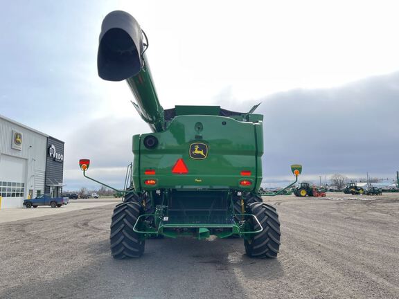 2024 John Deere S780 Combine