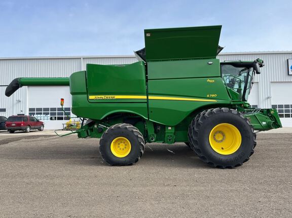 2024 John Deere S780 Combine