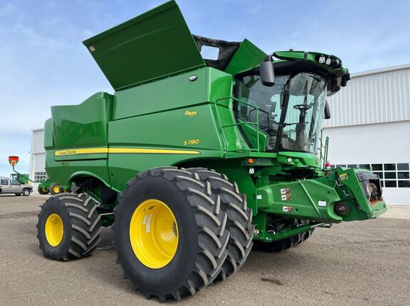 2024 John Deere S780 Combine