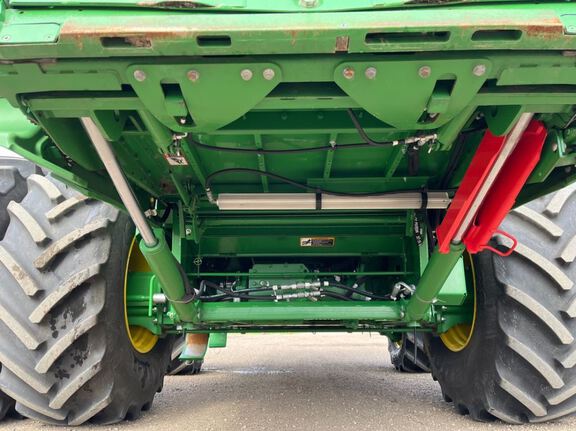 2024 John Deere S780 Combine