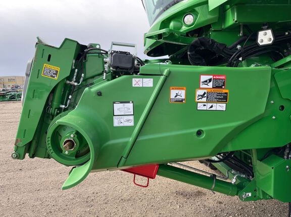 2024 John Deere S780 Combine