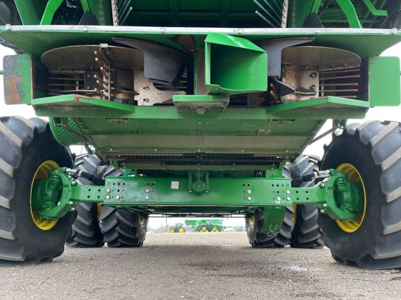 2024 John Deere S780 Combine