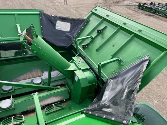 2024 John Deere S780 Combine