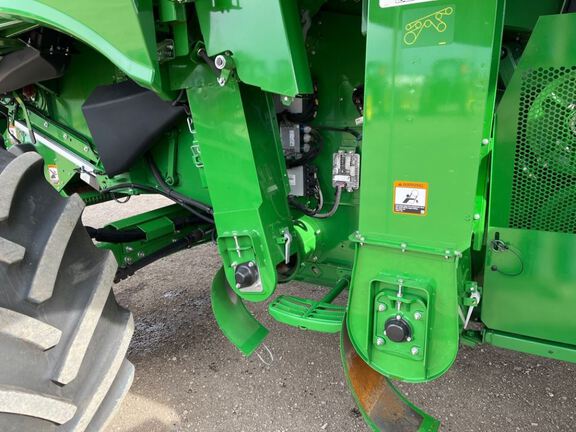2024 John Deere S780 Combine