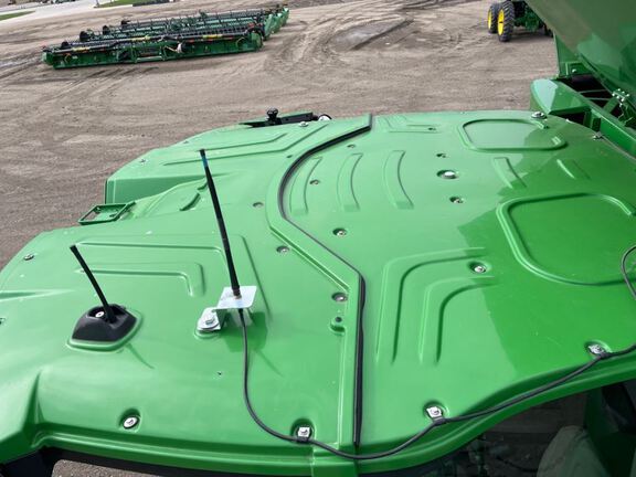 2024 John Deere S780 Combine