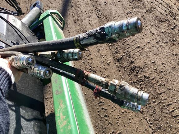 2008 J&M 1050 Grain Cart