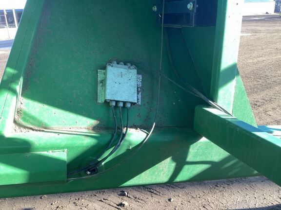 2008 J&M 1050 Grain Cart