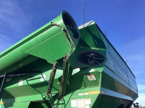 2008 J&M 1050 Grain Cart