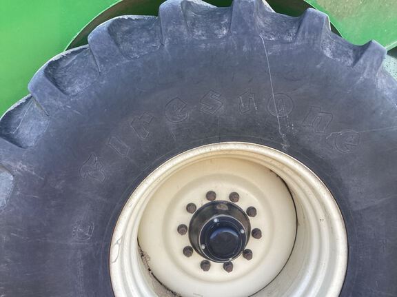 2008 J&M 1050 Grain Cart