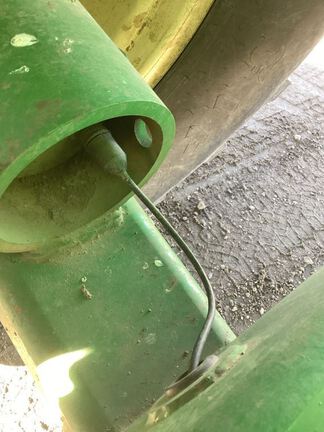 2008 J&M 1050 Grain Cart