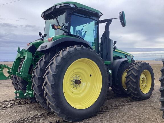 2022 John Deere 8R 370 Tractor
