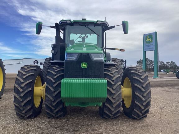2022 John Deere 8R 370 Tractor