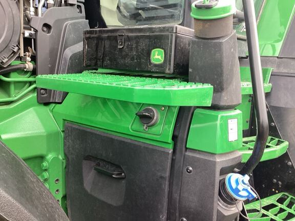 2022 John Deere 8R 370 Tractor