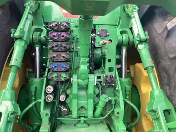 2022 John Deere 8R 370 Tractor