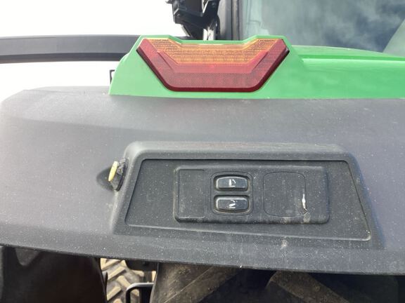 2022 John Deere 8R 370 Tractor