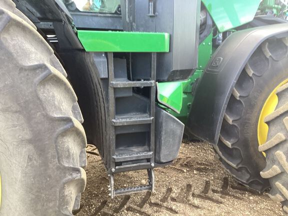 2022 John Deere 8R 370 Tractor