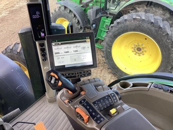 2022 John Deere 8R 370 Tractor