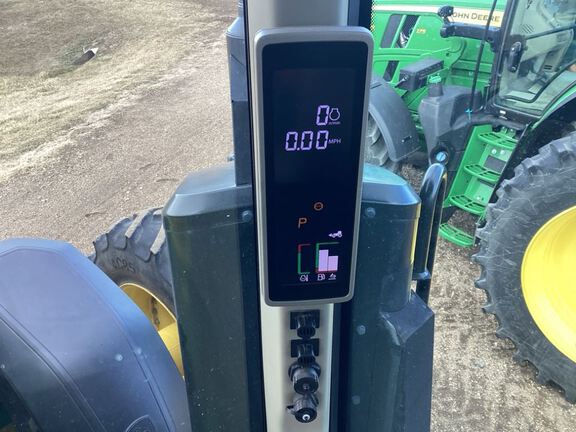 2022 John Deere 8R 370 Tractor