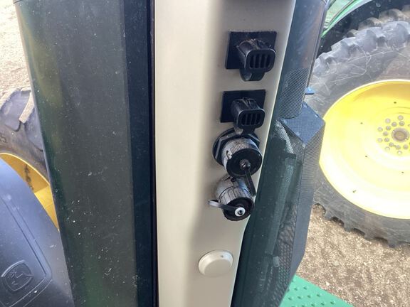 2022 John Deere 8R 370 Tractor