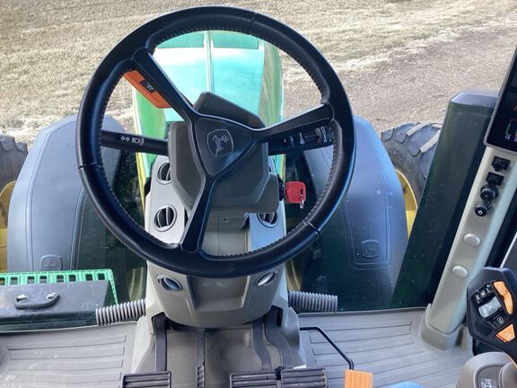 2022 John Deere 8R 370 Tractor