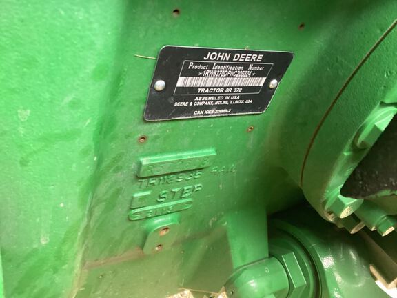 2022 John Deere 8R 370 Tractor