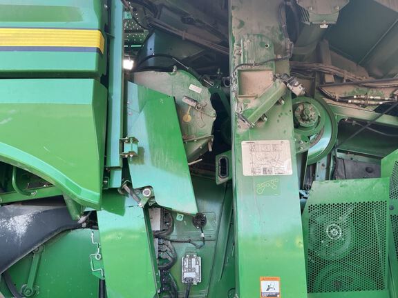 2023 John Deere S780 Combine