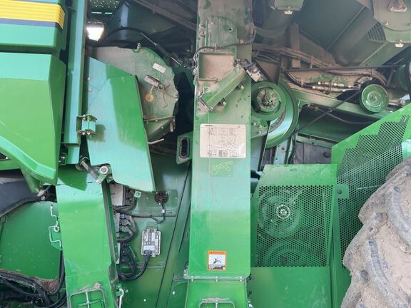 2023 John Deere S780 Combine