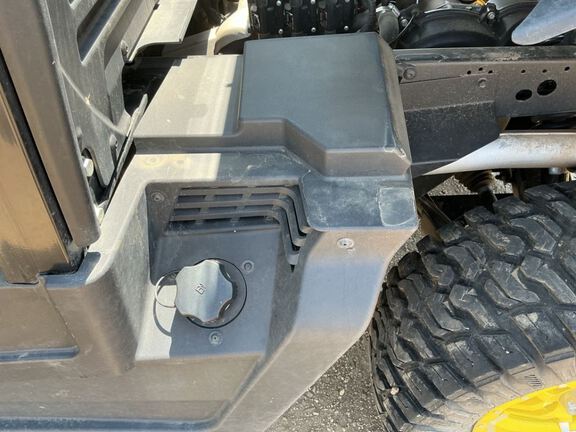 2023 John Deere XUV835R ATV