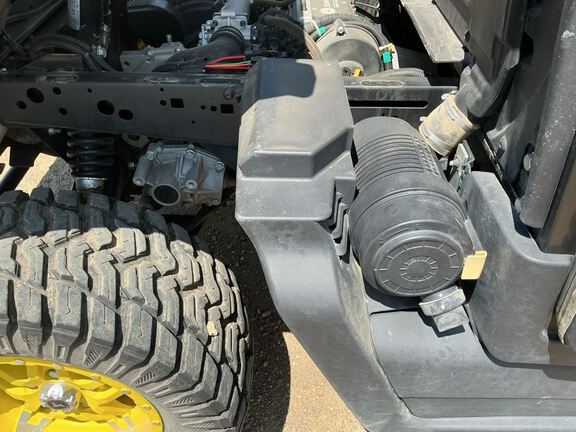 2023 John Deere XUV835R ATV