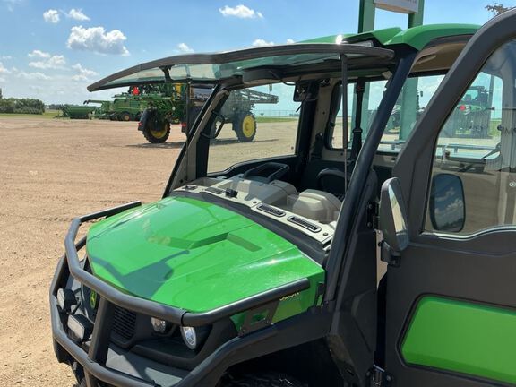 2023 John Deere XUV835R ATV