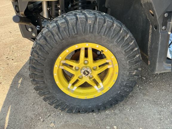 2023 John Deere XUV835R ATV