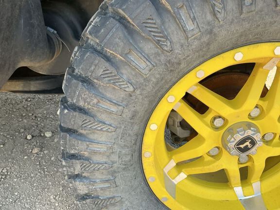 2023 John Deere XUV835R ATV